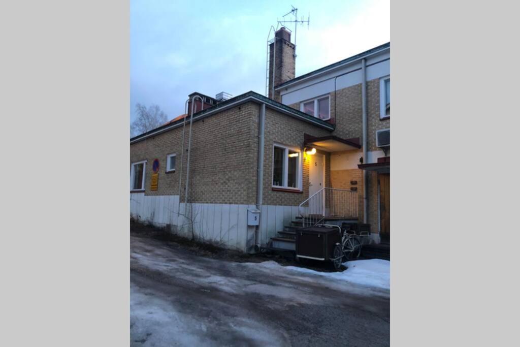 Yksioe 1 Km Jokirannasta Foeriltae/ 2 Km Torilta Apartman Turku Kültér fotó