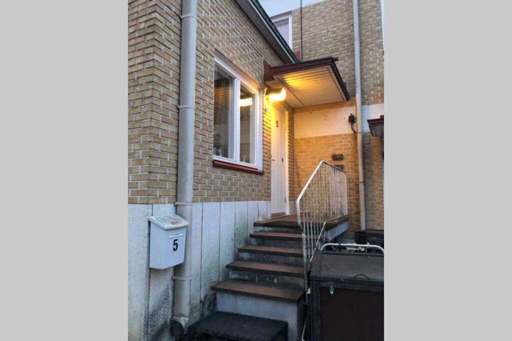Yksioe 1 Km Jokirannasta Foeriltae/ 2 Km Torilta Apartman Turku Kültér fotó